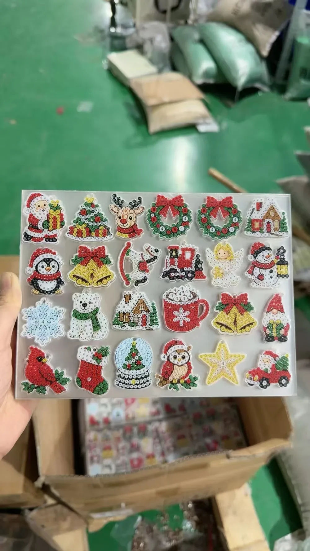 Adventskalender 24 Anhänger Weihnachten Baumschmuck